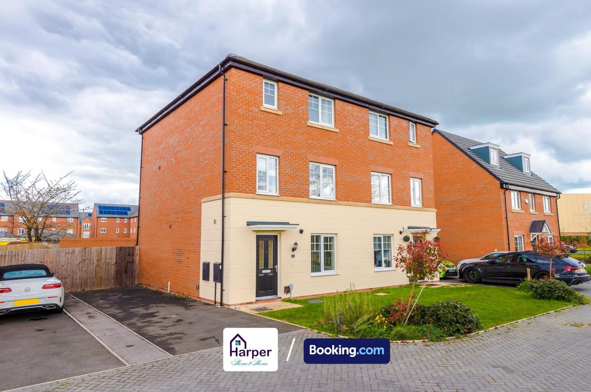 Prime Location 3 Storey By Harperletting Short Lets & Serviced Accommodation Chester With Driveway Long Or Short Stays Hough Green Dış mekan fotoğraf