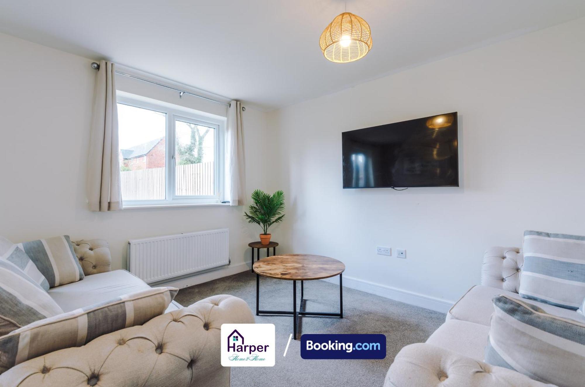 Prime Location 3 Storey By Harperletting Short Lets & Serviced Accommodation Chester With Driveway Long Or Short Stays Hough Green Dış mekan fotoğraf